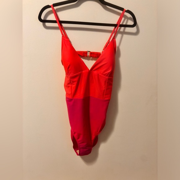 Summersalt | The Wave One Piece Swimsuit | Size 8 | New With Tags! - Picture 8 of 9